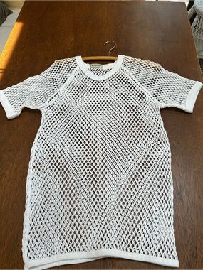 LLBEAN VTG White Open-Knit Mesh Top. Stretchable Unisex Fit/one size. Over bra.